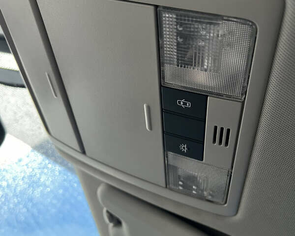 Чорний Тойота Версо, об'ємом двигуна 1.8 л та пробігом 206 тис. км за 11900 $, фото 11 на Automoto.ua