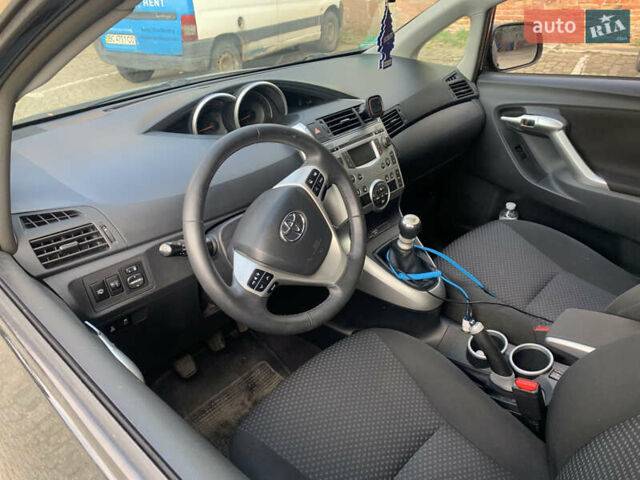 Чорний Тойота Версо, об'ємом двигуна 2 л та пробігом 280 тис. км за 8400 $, фото 7 на Automoto.ua