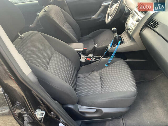 Чорний Тойота Версо, об'ємом двигуна 2 л та пробігом 280 тис. км за 8400 $, фото 8 на Automoto.ua