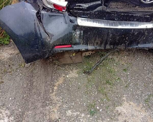 Черный Тойота Версо, объемом двигателя 2.2 л и пробегом 224 тыс. км за 5000 $, фото 3 на Automoto.ua