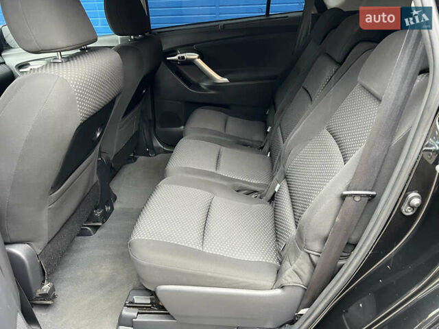 Чорний Тойота Версо, об'ємом двигуна 1.8 л та пробігом 206 тис. км за 11900 $, фото 48 на Automoto.ua
