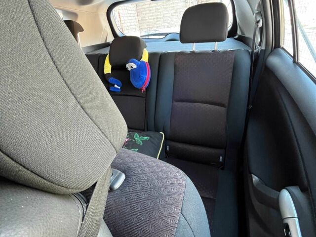 Чорний Тойота Версо, об'ємом двигуна 2.2 л та пробігом 228 тис. км за 7800 $, фото 4 на Automoto.ua