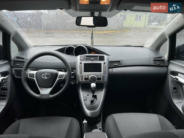 Чорний Тойота Версо, об'ємом двигуна 1.8 л та пробігом 206 тис. км за 11900 $, фото 27 на Automoto.ua