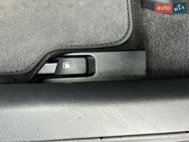 Чорний Тойота Версо, об'ємом двигуна 1.8 л та пробігом 206 тис. км за 11900 $, фото 50 на Automoto.ua