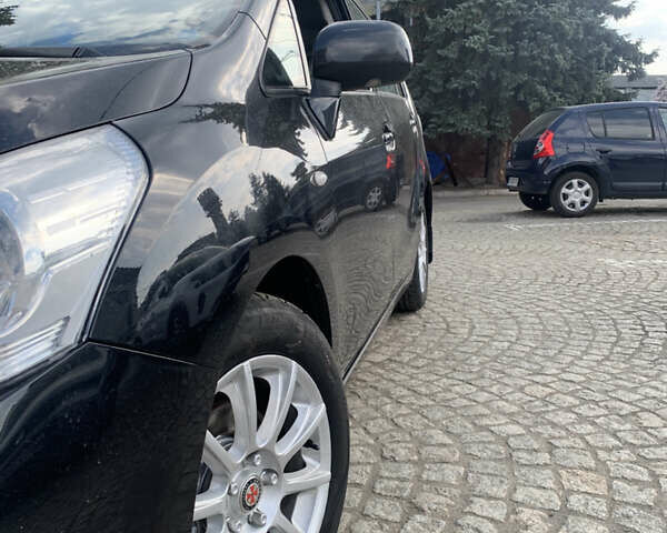 Чорний Тойота Версо, об'ємом двигуна 2 л та пробігом 280 тис. км за 8400 $, фото 1 на Automoto.ua