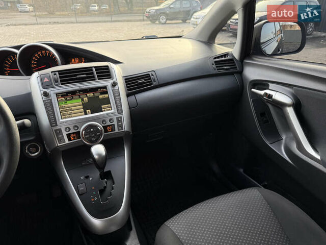 Чорний Тойота Версо, об'ємом двигуна 1.8 л та пробігом 208 тис. км за 11900 $, фото 8 на Automoto.ua