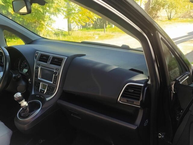 Черный Тойота Версо, объемом двигателя 1.3 л и пробегом 294 тыс. км за 6500 $, фото 20 на Automoto.ua