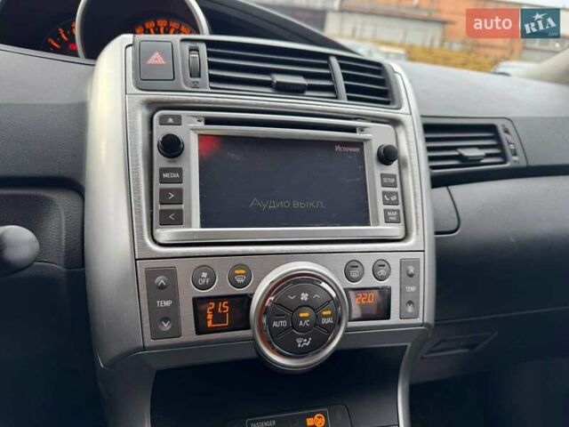 Черный Тойота Версо, объемом двигателя 2 л и пробегом 278 тыс. км за 9490 $, фото 15 на Automoto.ua