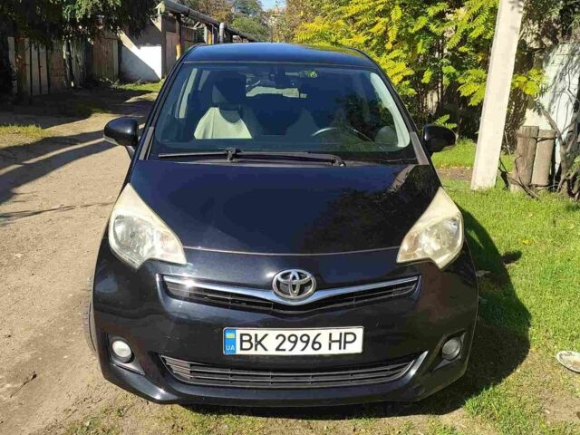 Черный Тойота Версо, объемом двигателя 1.3 л и пробегом 294 тыс. км за 6500 $, фото 2 на Automoto.ua