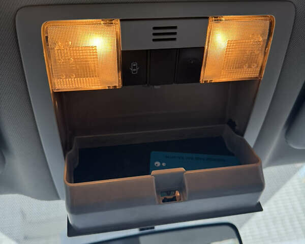 Черный Тойота Версо, объемом двигателя 2 л и пробегом 235 тыс. км за 8000 $, фото 10 на Automoto.ua