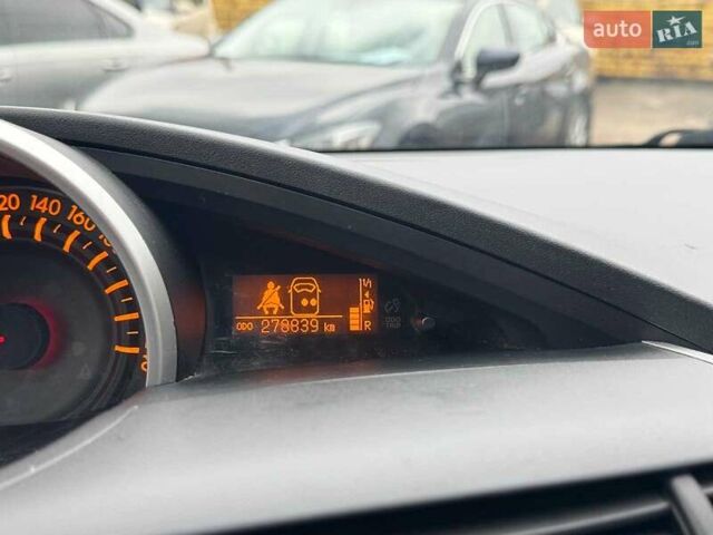 Черный Тойота Версо, объемом двигателя 2 л и пробегом 278 тыс. км за 9490 $, фото 14 на Automoto.ua