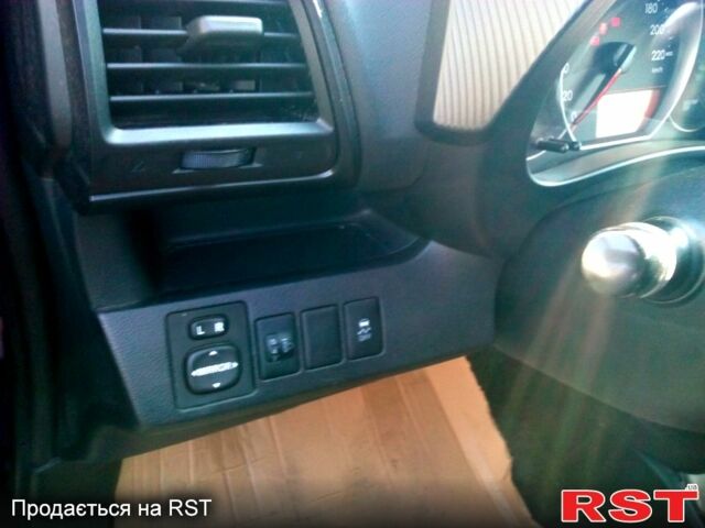 Черный Тойота Версо, объемом двигателя 1.4 л и пробегом 210 тыс. км за 6000 $, фото 9 на Automoto.ua