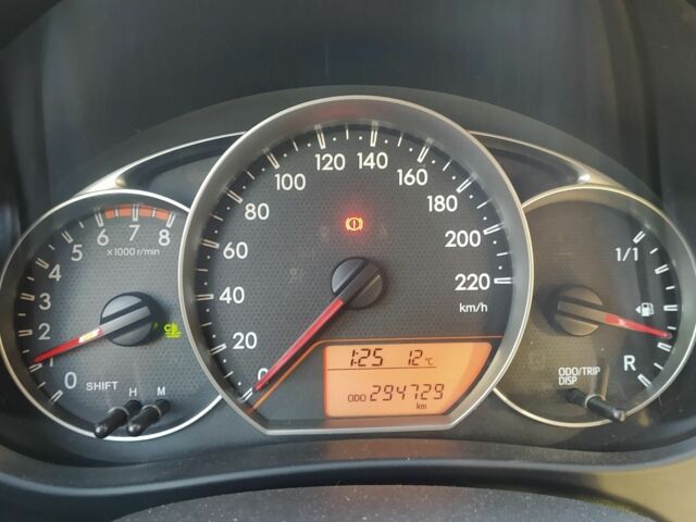 Черный Тойота Версо, объемом двигателя 1.3 л и пробегом 294 тыс. км за 6500 $, фото 16 на Automoto.ua