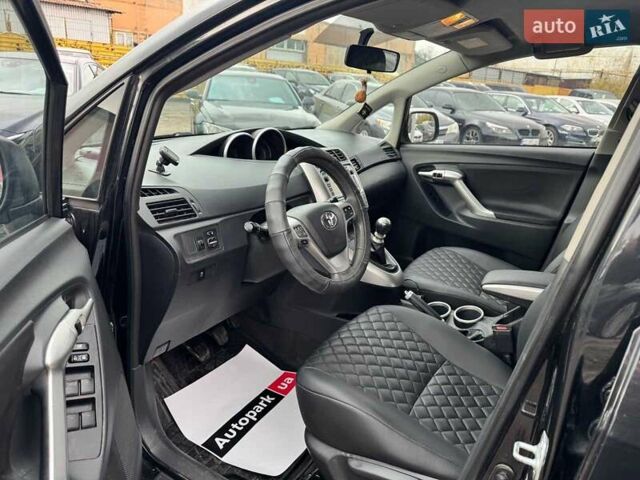Черный Тойота Версо, объемом двигателя 2 л и пробегом 278 тыс. км за 9490 $, фото 3 на Automoto.ua