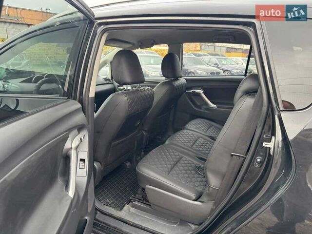 Черный Тойота Версо, объемом двигателя 2 л и пробегом 278 тыс. км за 9490 $, фото 4 на Automoto.ua