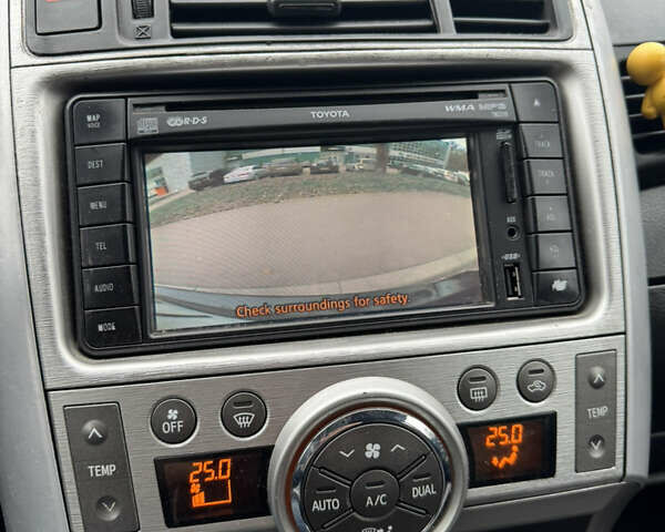 Черный Тойота Версо, объемом двигателя 2 л и пробегом 235 тыс. км за 8000 $, фото 12 на Automoto.ua