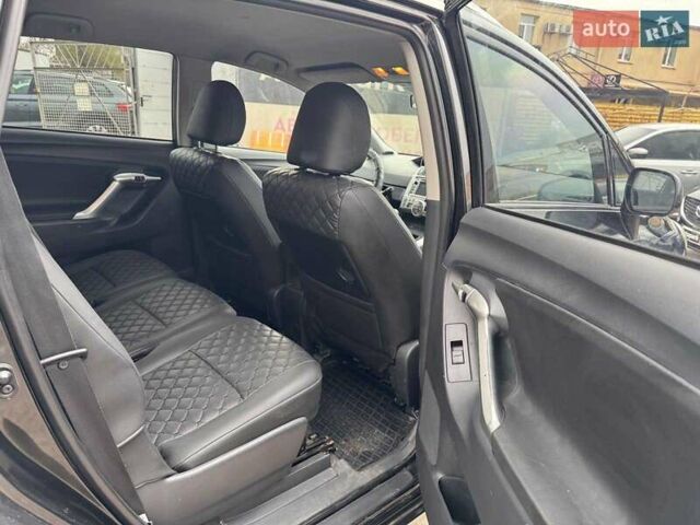Черный Тойота Версо, объемом двигателя 2 л и пробегом 278 тыс. км за 9490 $, фото 5 на Automoto.ua