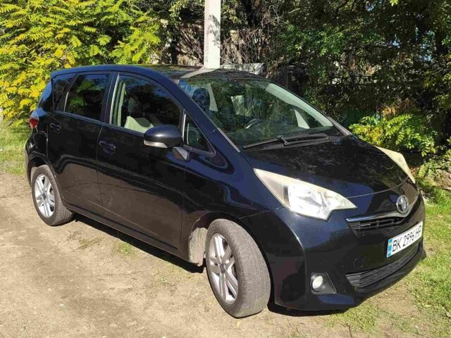 Черный Тойота Версо, объемом двигателя 1.3 л и пробегом 294 тыс. км за 6500 $, фото 1 на Automoto.ua