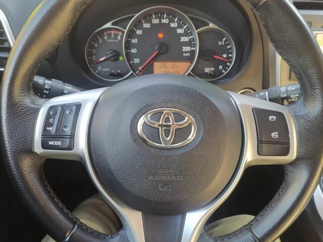 Черный Тойота Версо, объемом двигателя 1.3 л и пробегом 294 тыс. км за 6500 $, фото 15 на Automoto.ua