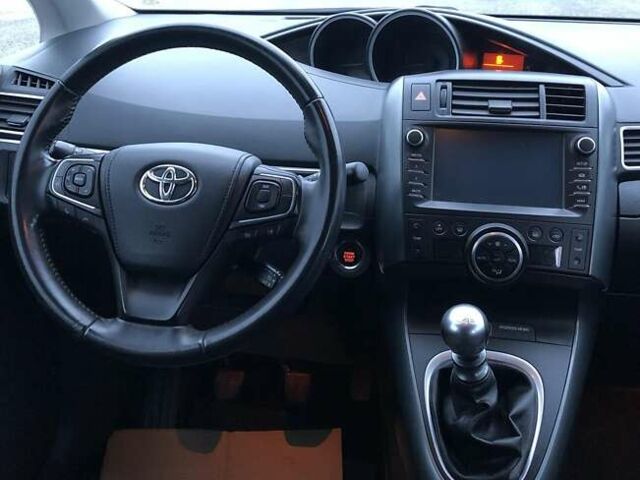 Чорний Тойота Версо, об'ємом двигуна 1.8 л та пробігом 181 тис. км за 10900 $, фото 11 на Automoto.ua