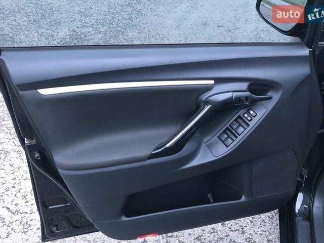 Чорний Тойота Версо, об'ємом двигуна 1.8 л та пробігом 181 тис. км за 10900 $, фото 15 на Automoto.ua