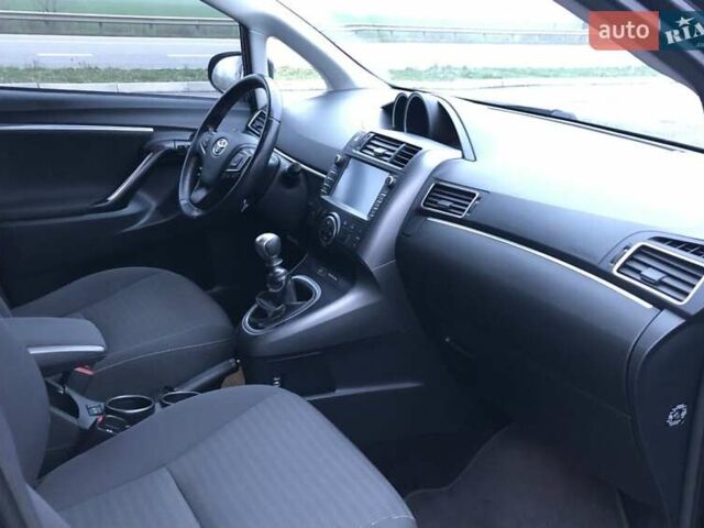 Чорний Тойота Версо, об'ємом двигуна 1.8 л та пробігом 181 тис. км за 10900 $, фото 7 на Automoto.ua