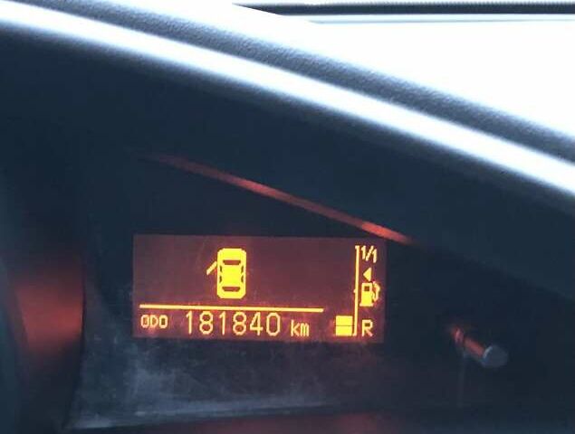 Чорний Тойота Версо, об'ємом двигуна 1.8 л та пробігом 181 тис. км за 10900 $, фото 16 на Automoto.ua