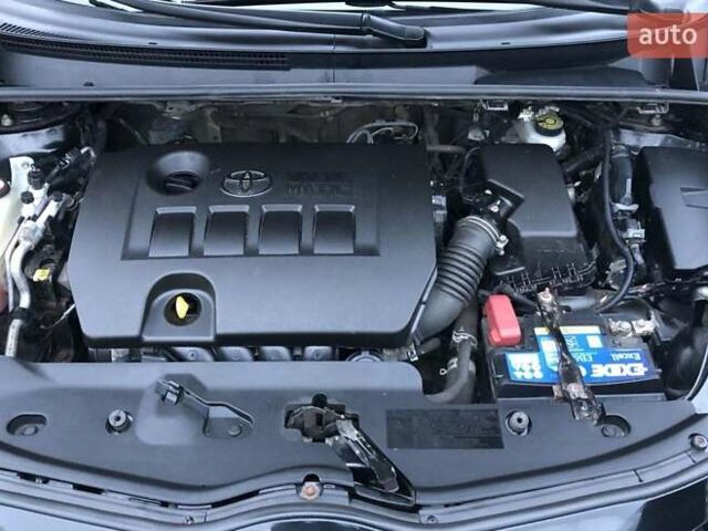 Чорний Тойота Версо, об'ємом двигуна 1.8 л та пробігом 181 тис. км за 10900 $, фото 5 на Automoto.ua