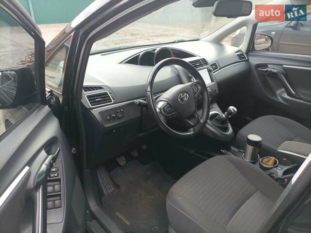 Чорний Тойота Версо, об'ємом двигуна 1.8 л та пробігом 180 тис. км за 10900 $, фото 2 на Automoto.ua