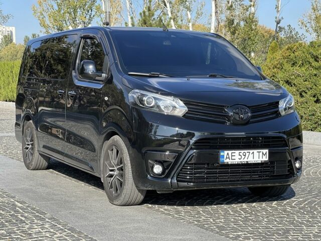 Чорний Тойота Версо, об'ємом двигуна 2 л та пробігом 215 тис. км за 25800 $, фото 3 на Automoto.ua