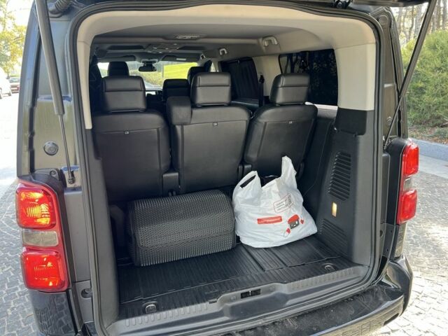 Чорний Тойота Версо, об'ємом двигуна 2 л та пробігом 215 тис. км за 25800 $, фото 18 на Automoto.ua