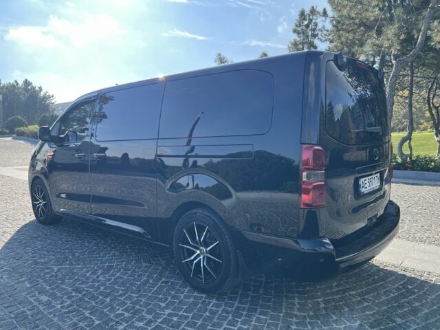 Чорний Тойота Версо, об'ємом двигуна 2 л та пробігом 215 тис. км за 25800 $, фото 5 на Automoto.ua