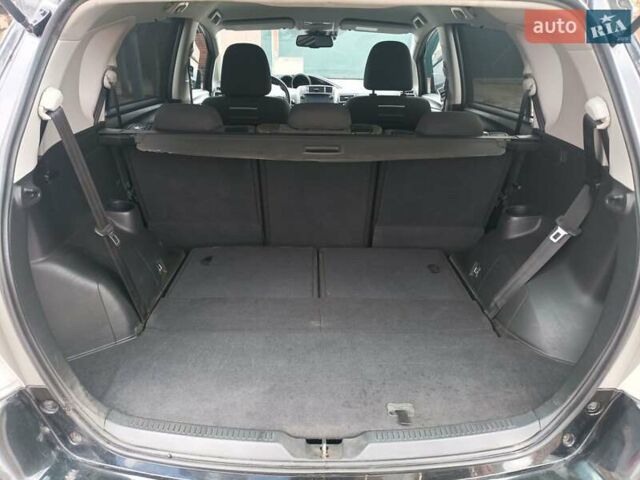Чорний Тойота Версо, об'ємом двигуна 1.8 л та пробігом 180 тис. км за 10900 $, фото 6 на Automoto.ua
