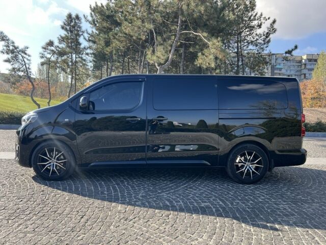 Чорний Тойота Версо, об'ємом двигуна 2 л та пробігом 215 тис. км за 25800 $, фото 4 на Automoto.ua