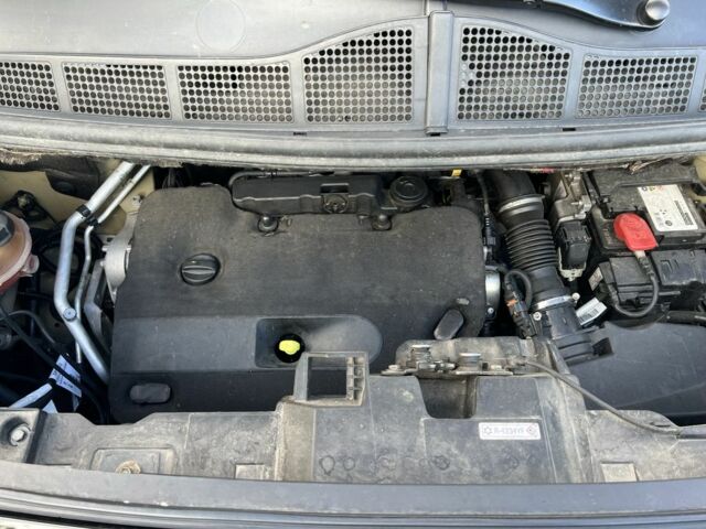 Чорний Тойота Версо, об'ємом двигуна 2 л та пробігом 215 тис. км за 25800 $, фото 19 на Automoto.ua