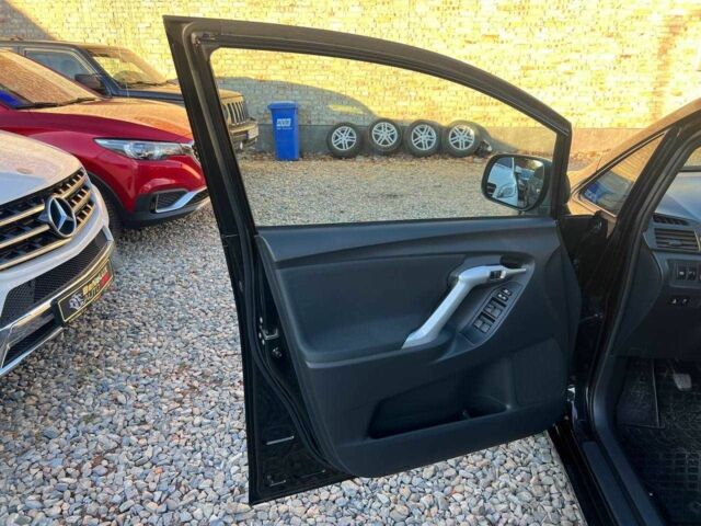 Черный Тойота Версо, объемом двигателя 2 л и пробегом 232 тыс. км за 8999 $, фото 12 на Automoto.ua