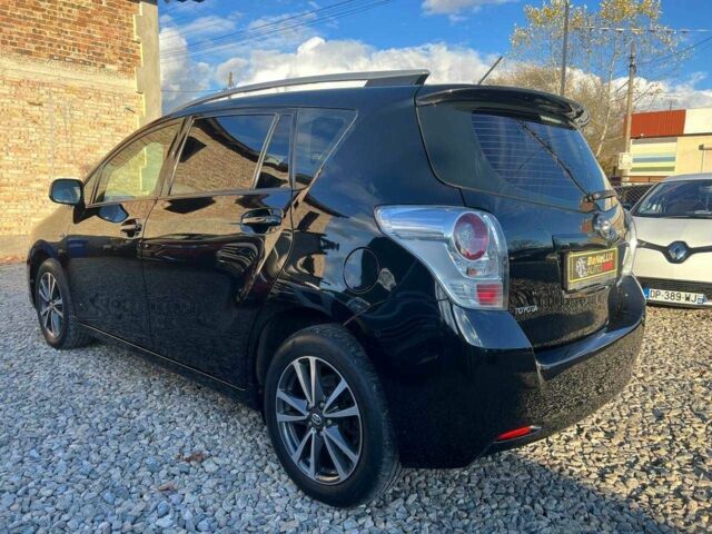 Черный Тойота Версо, объемом двигателя 2 л и пробегом 232 тыс. км за 8999 $, фото 4 на Automoto.ua