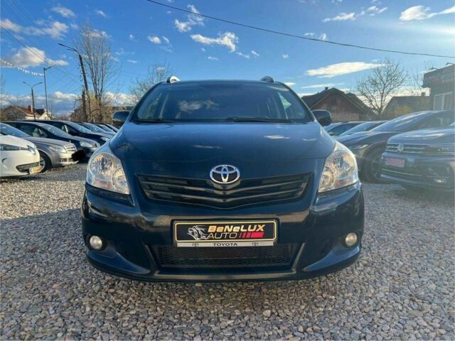 Черный Тойота Версо, объемом двигателя 2 л и пробегом 232 тыс. км за 8999 $, фото 1 на Automoto.ua