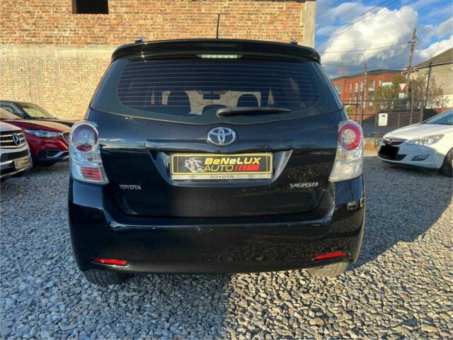 Черный Тойота Версо, объемом двигателя 2 л и пробегом 232 тыс. км за 8999 $, фото 5 на Automoto.ua