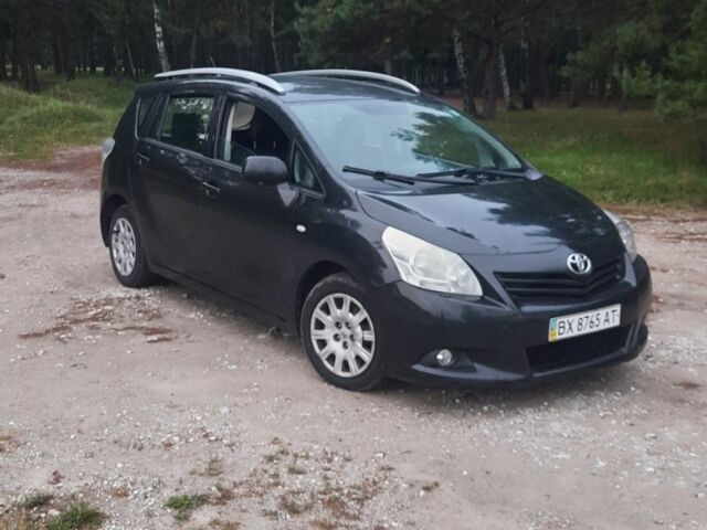 Чорний Тойота Версо, об'ємом двигуна 2 л та пробігом 500 тис. км за 5849 $, фото 3 на Automoto.ua