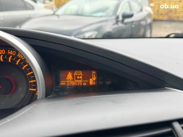 Черный Тойота Версо, объемом двигателя 2 л и пробегом 278 тыс. км за 9490 $, фото 14 на Automoto.ua