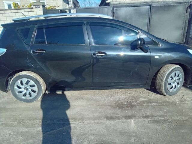 Черный Тойота Версо, объемом двигателя 2 л и пробегом 278 тыс. км за 9500 $, фото 1 на Automoto.ua