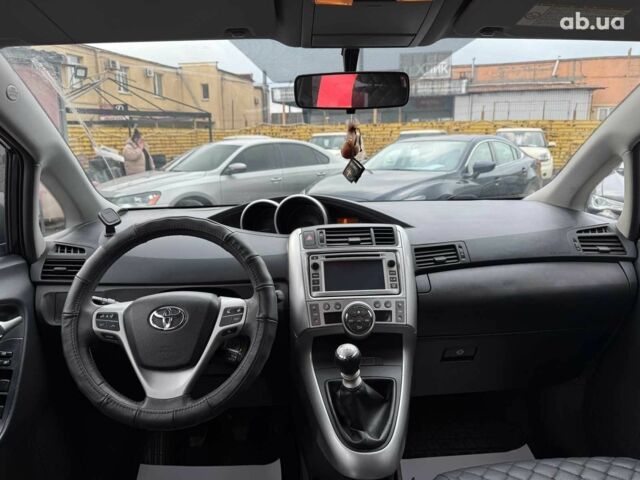Черный Тойота Версо, объемом двигателя 2 л и пробегом 278 тыс. км за 9490 $, фото 8 на Automoto.ua