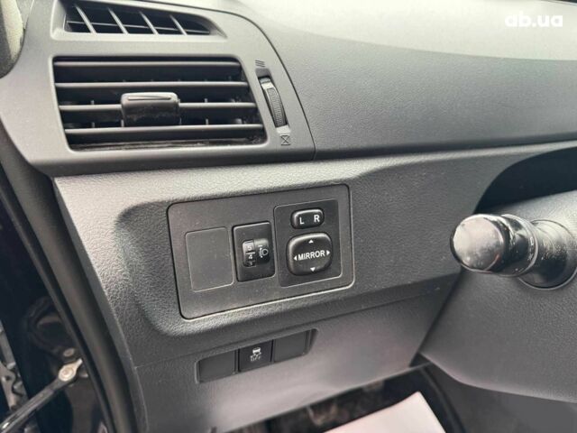 Черный Тойота Версо, объемом двигателя 2 л и пробегом 278 тыс. км за 9490 $, фото 10 на Automoto.ua