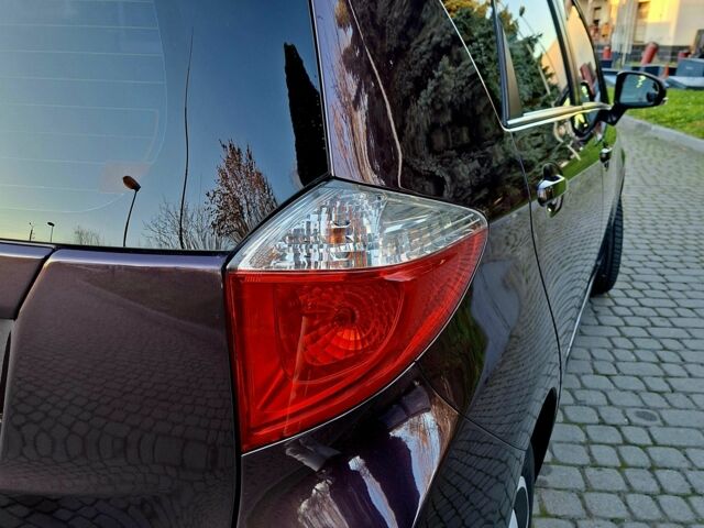 Фиолетовый Тойота Версо, объемом двигателя 1.4 л и пробегом 244 тыс. км за 8999 $, фото 11 на Automoto.ua