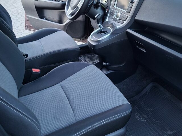 Фиолетовый Тойота Версо, объемом двигателя 1.4 л и пробегом 244 тыс. км за 8999 $, фото 13 на Automoto.ua