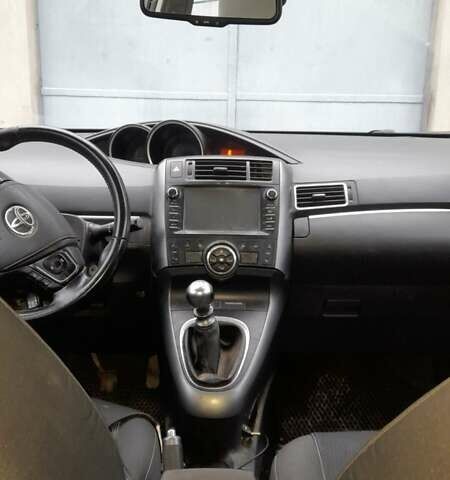 Коричневый Тойота Версо, объемом двигателя 1.5 л и пробегом 167 тыс. км за 10000 $, фото 2 на Automoto.ua