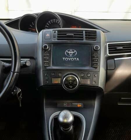 Коричневый Тойота Версо, объемом двигателя 1.5 л и пробегом 167 тыс. км за 10000 $, фото 1 на Automoto.ua