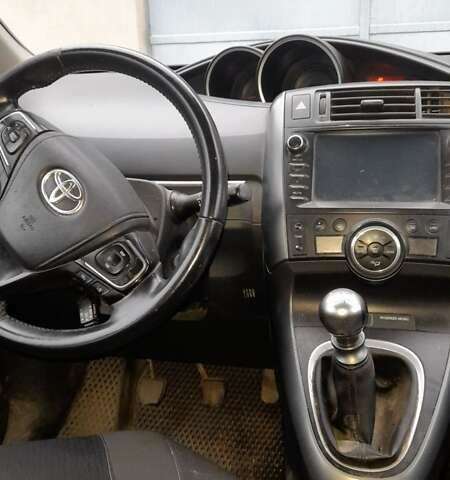 Коричневый Тойота Версо, объемом двигателя 1.5 л и пробегом 167 тыс. км за 10000 $, фото 3 на Automoto.ua