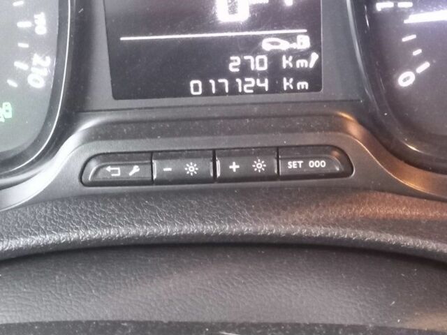 Коричневый Тойота Версо, объемом двигателя 2 л и пробегом 17 тыс. км за 50000 $, фото 4 на Automoto.ua